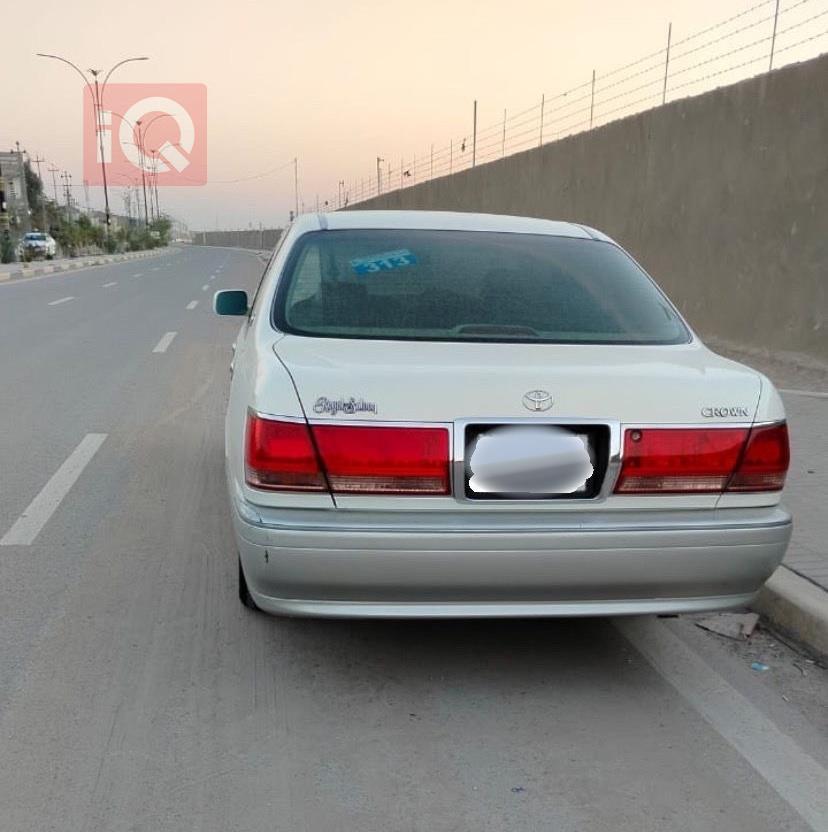 تۆیۆتا کراون